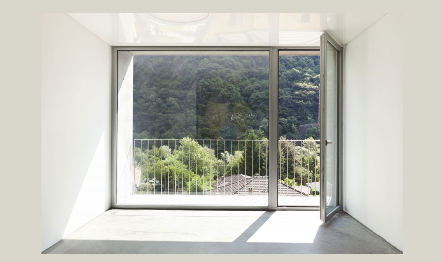 Top 5 Signs to Replace Your Home with Soundproof Doors
