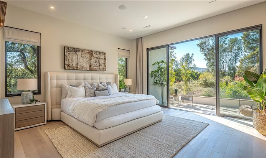 Aluminium French Doors VS Aluminium Sliding Doors